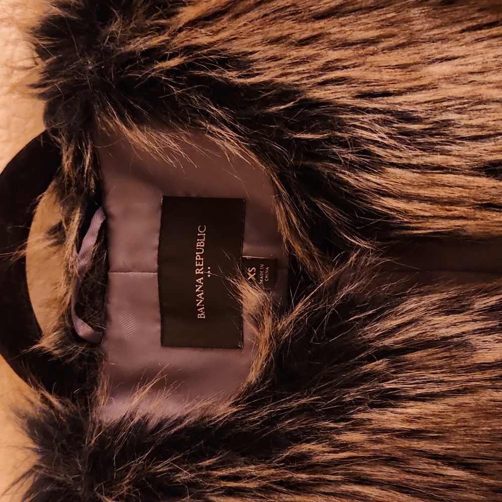 Banana Republic Faux Fur Vest - Picture 2 of 5